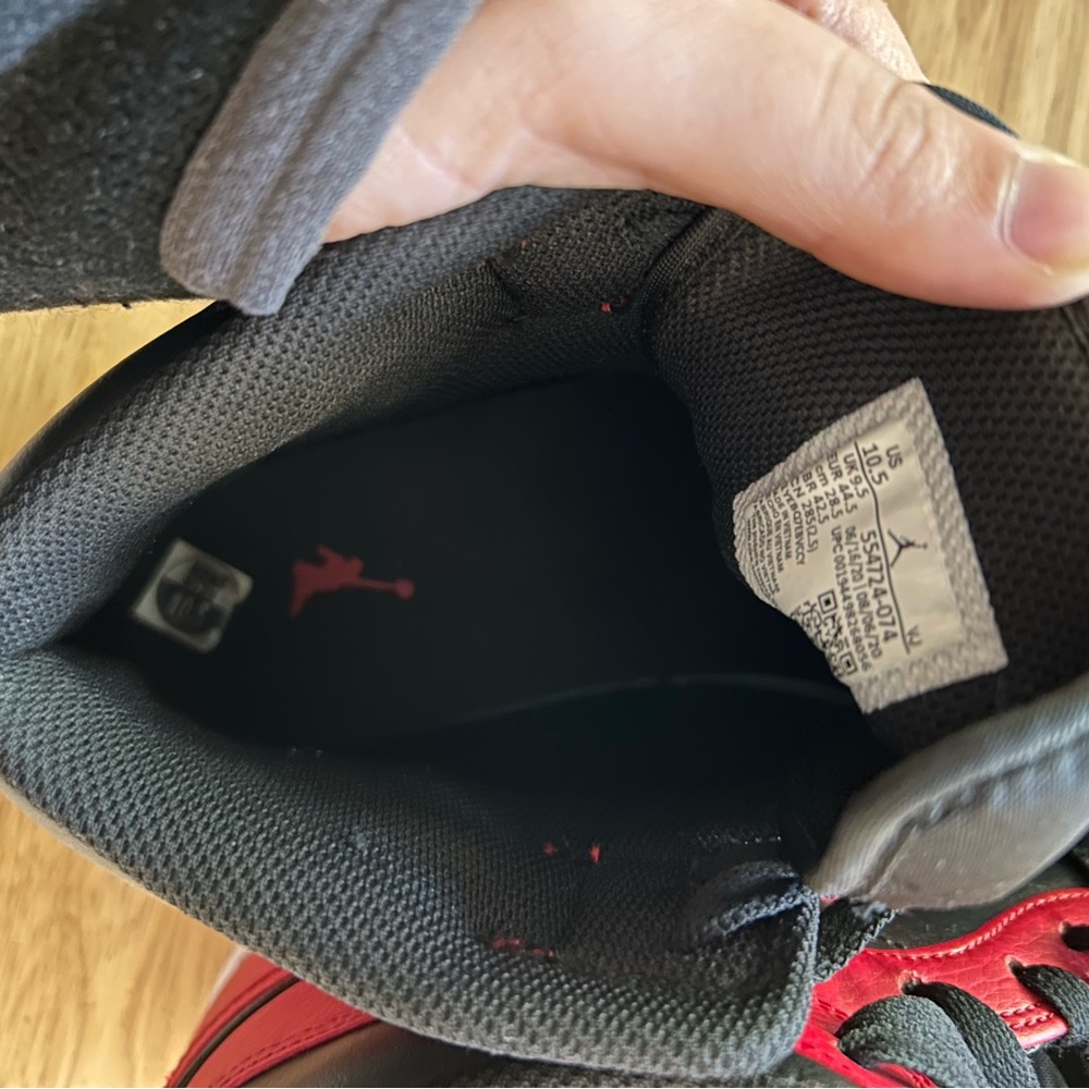 Jordan 1 Mid Banned (2020) - Picture 8 of 9